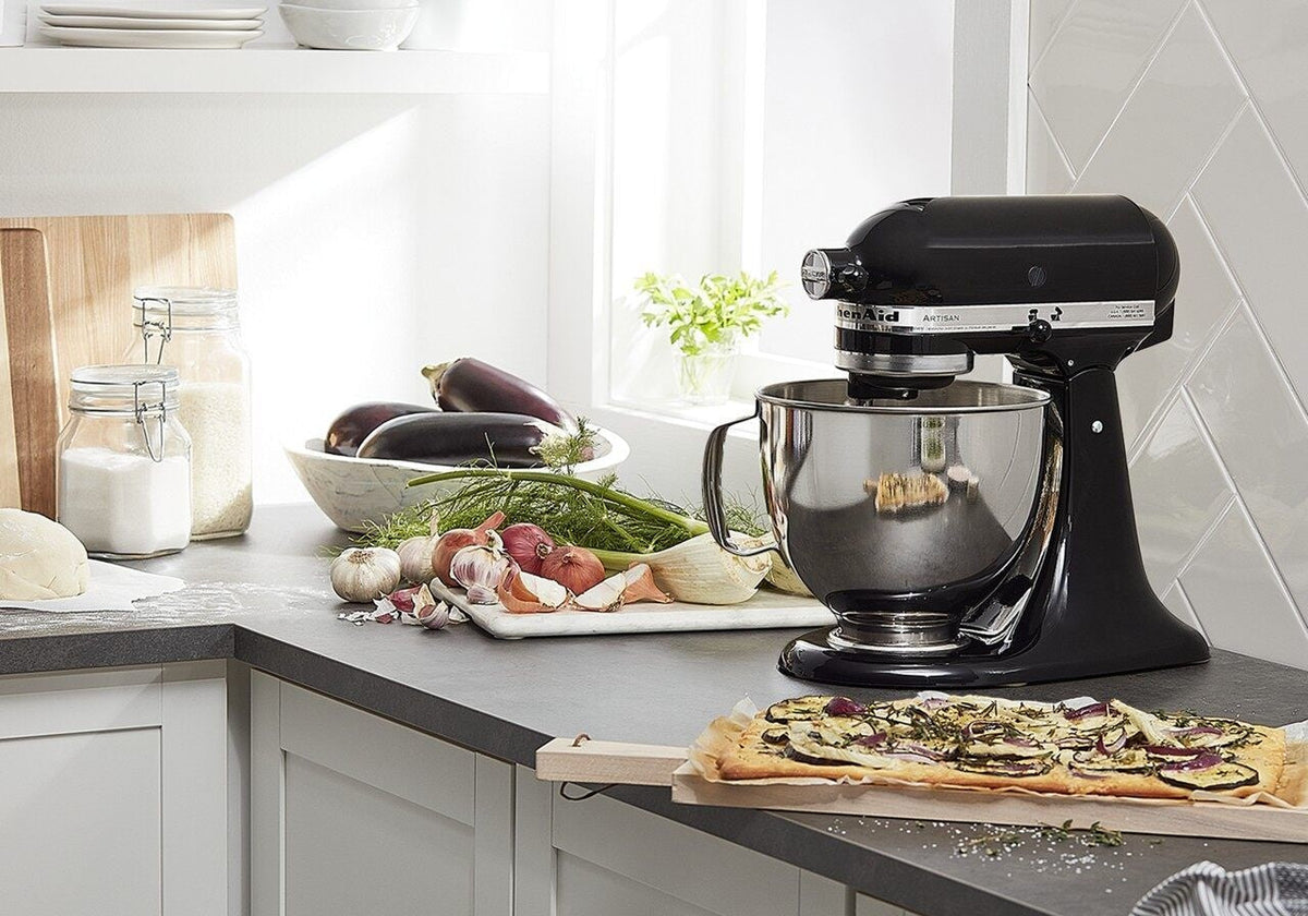 KitchenAid Artisan Series 5-Quart Tilt-Head Stand Mixer, Onyx Black